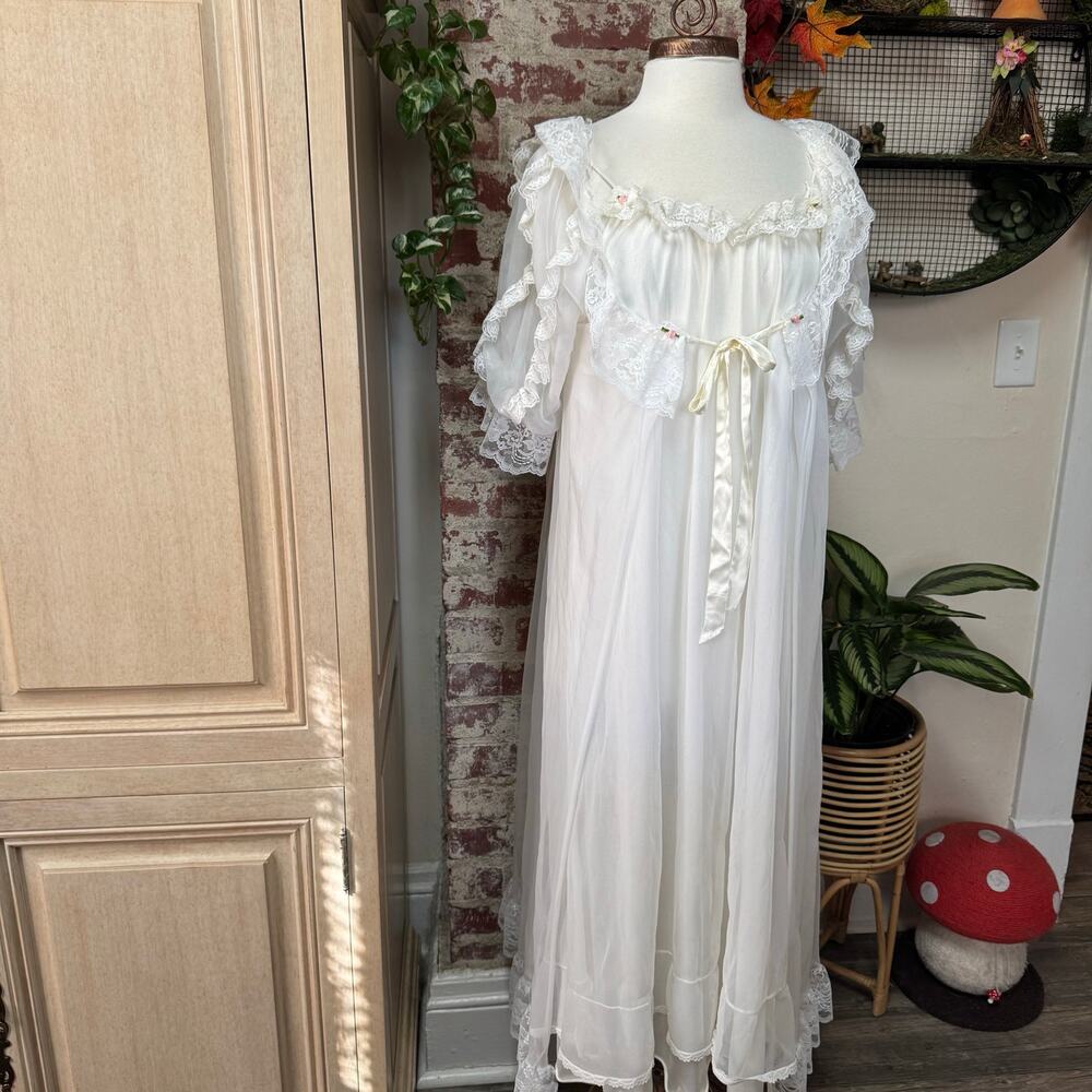 Vintage 60s Lace Peignoir Gown Set by Tosha of California (Style 6720)